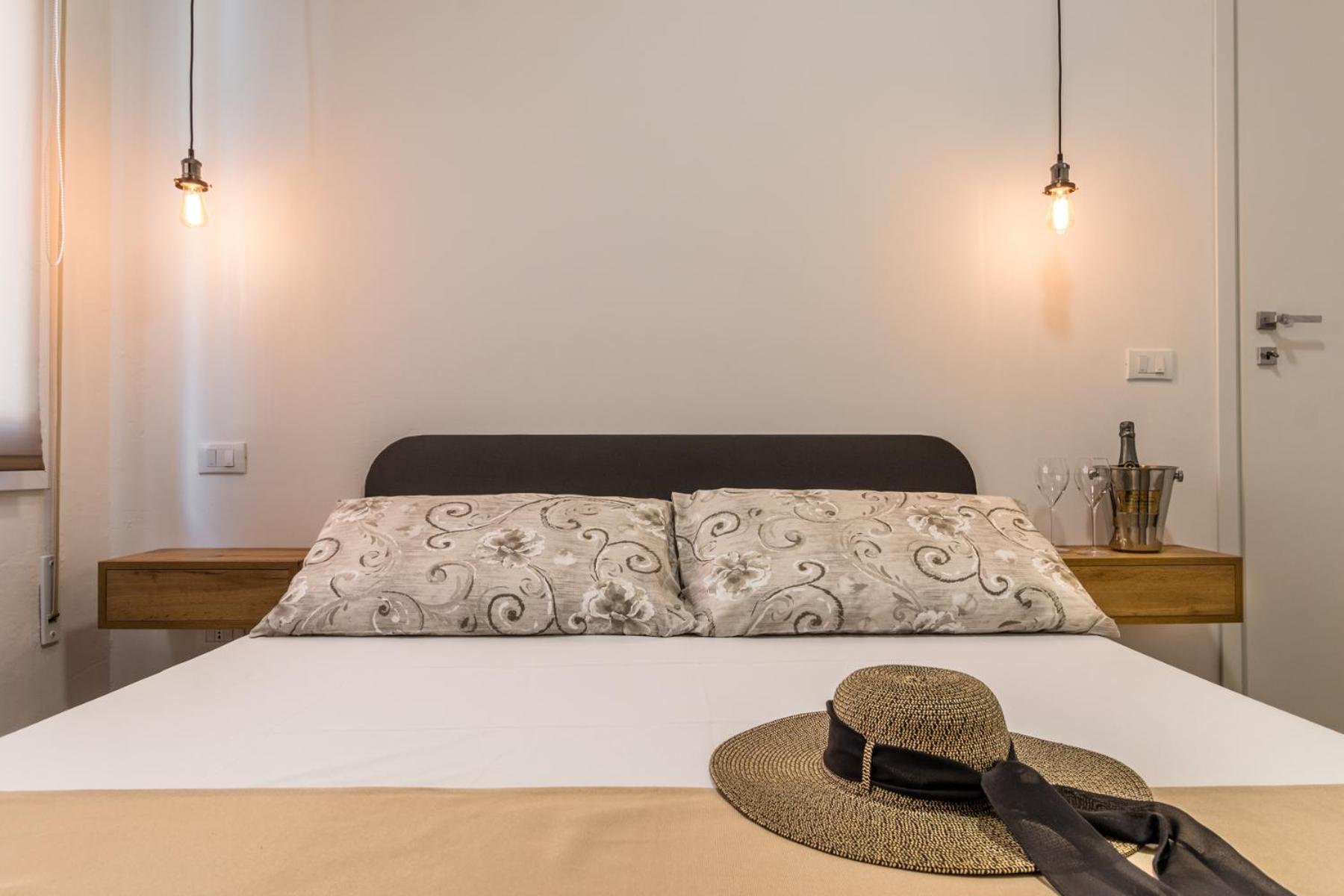 Gigi House Piazza Mazzini 300m Dal Mare *